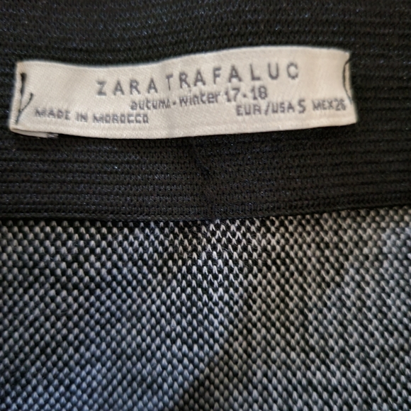 Zara pencil skirt - Picture 2 of 2